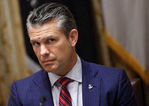 又惹争议!美防长发布“小乌龟炮轰毒贩”卡通图,加拿大出版商强烈不满