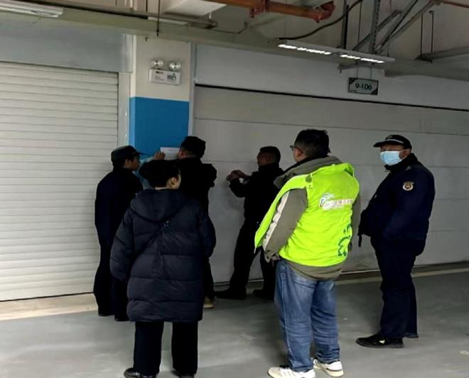 昆明一小区现“超大号违建”,已进入装修尾声!城管回应:7次制止施工,4次进行拆除反被业主起诉